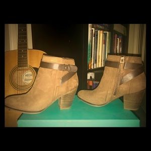 💛✨EUC Franco Sarto Ankle Dotty Bootie 7.5✨💛